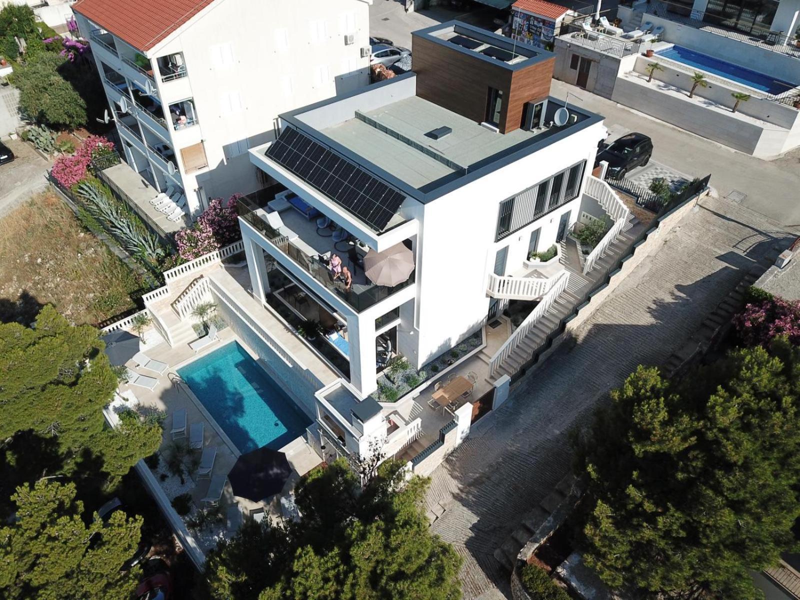 Luxury Beachfront Villa Carlisa Ciovo Luaran gambar